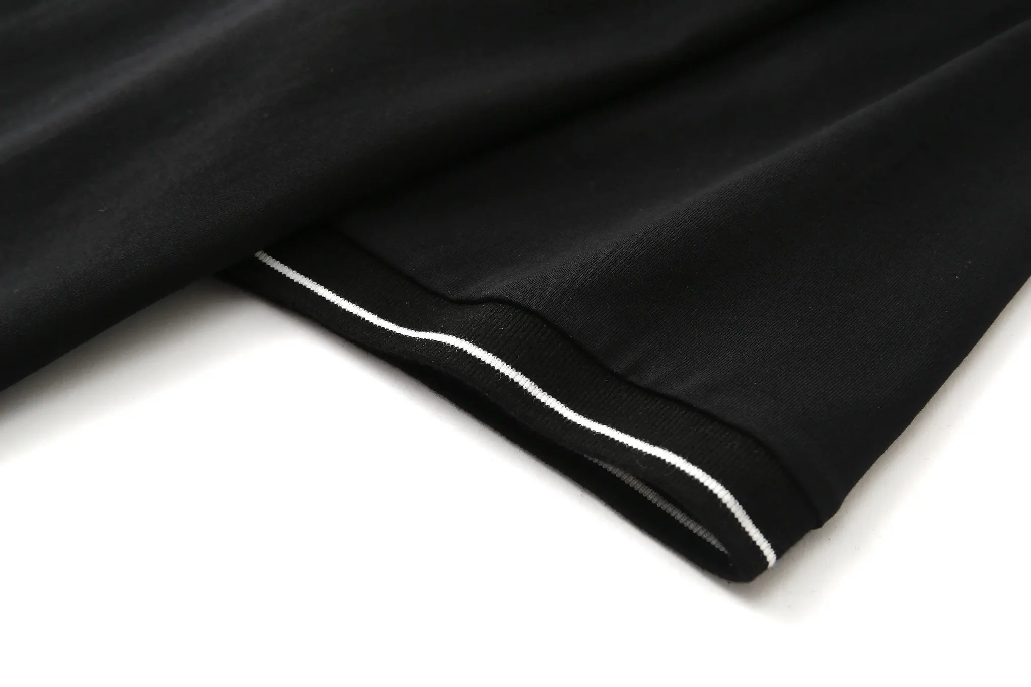 CAMISETA SB NEGRO/BLANCO