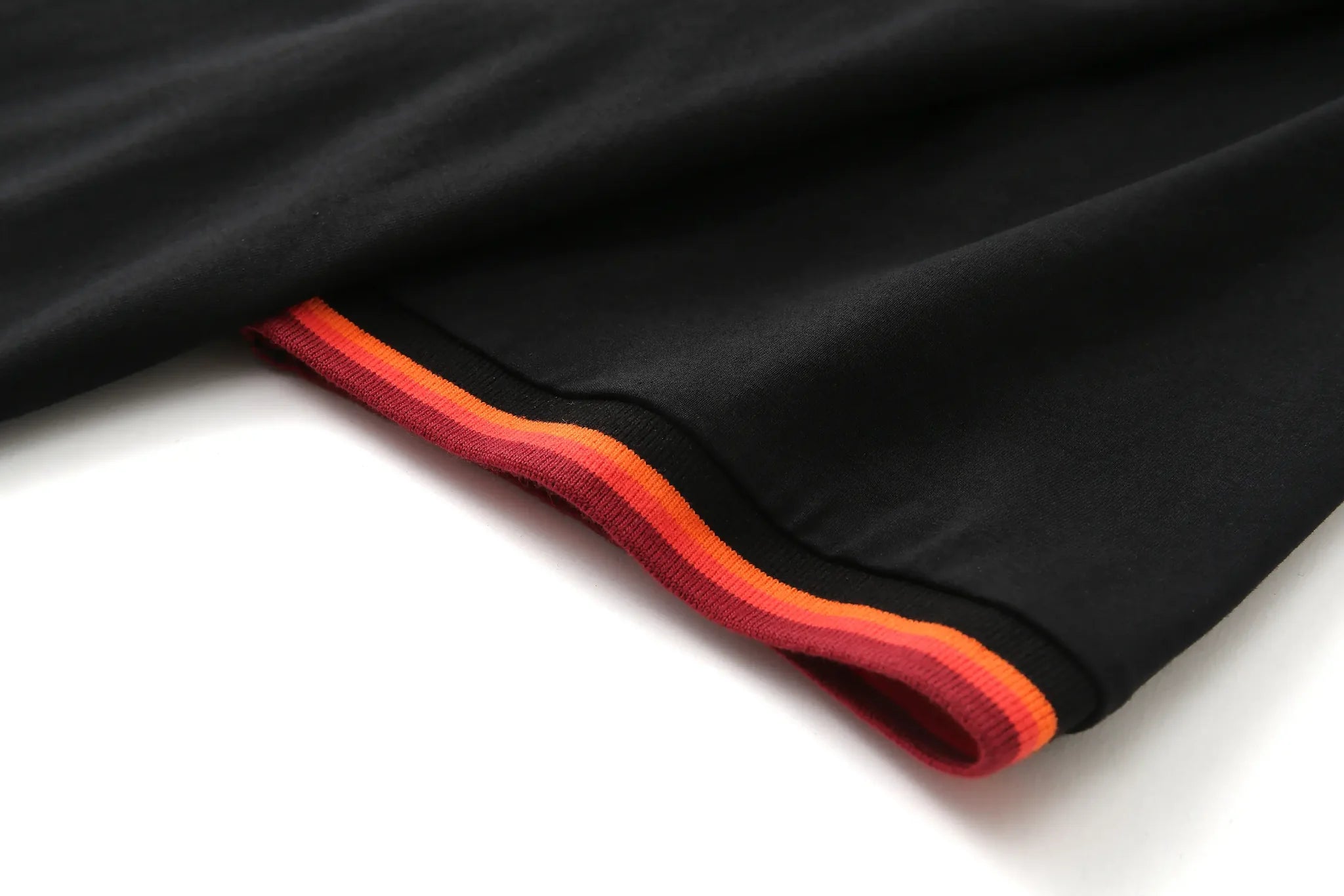 CAMISETA SB NEGRA/NARANJA